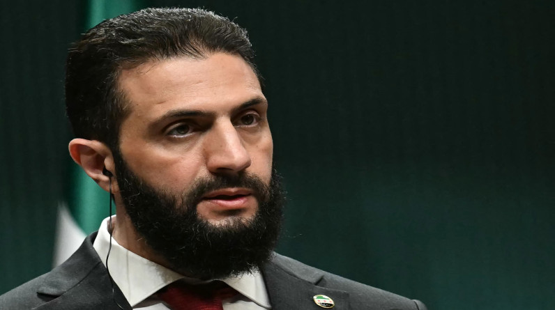 هل سيتم منع أحمد الشرع من حضور القمة العربية في العراق؟